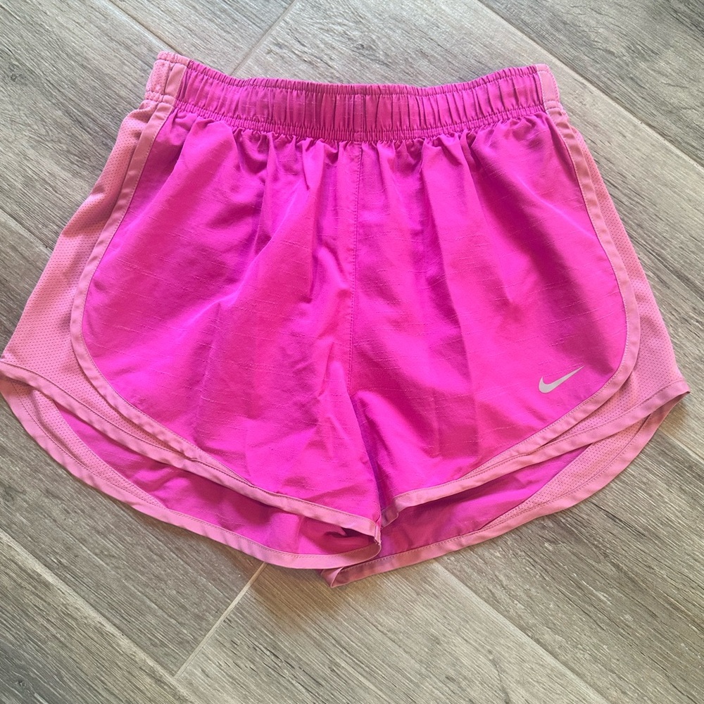 Nike Shorts Womens Small Pink
Dri-Fit Breathable Running
Workout Gym
